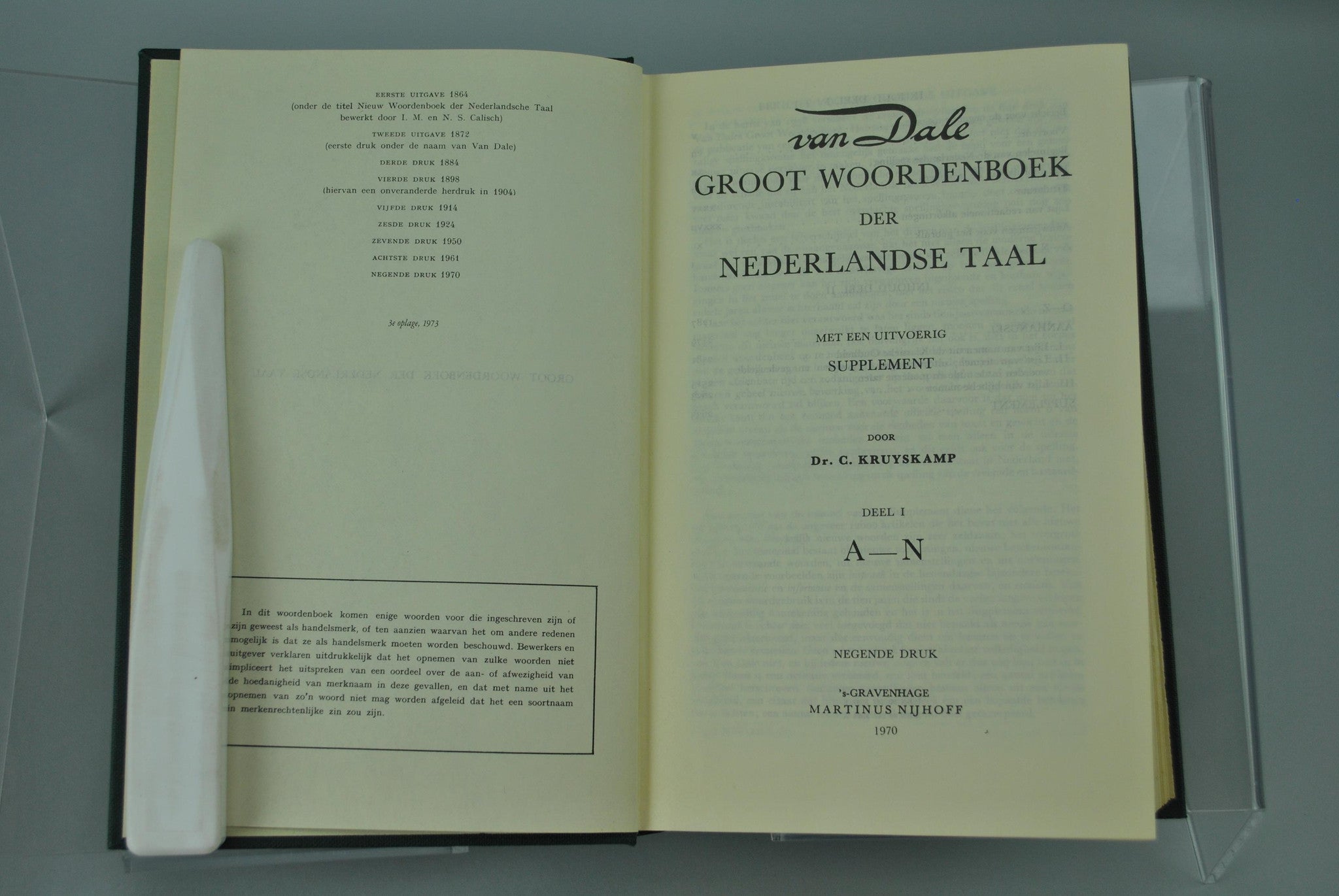 Groot Woordenboek der Nederlandse Taal by Van Dale 1970 - Historic 
